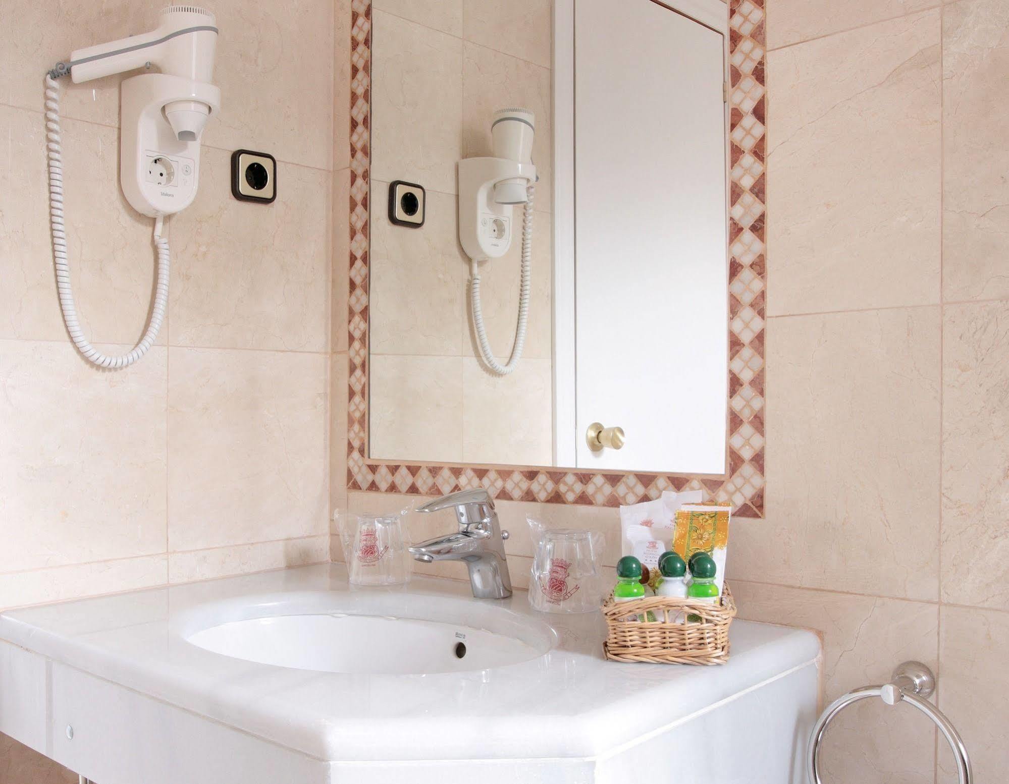 Regencia Colon Otel Barselona Dış mekan fotoğraf