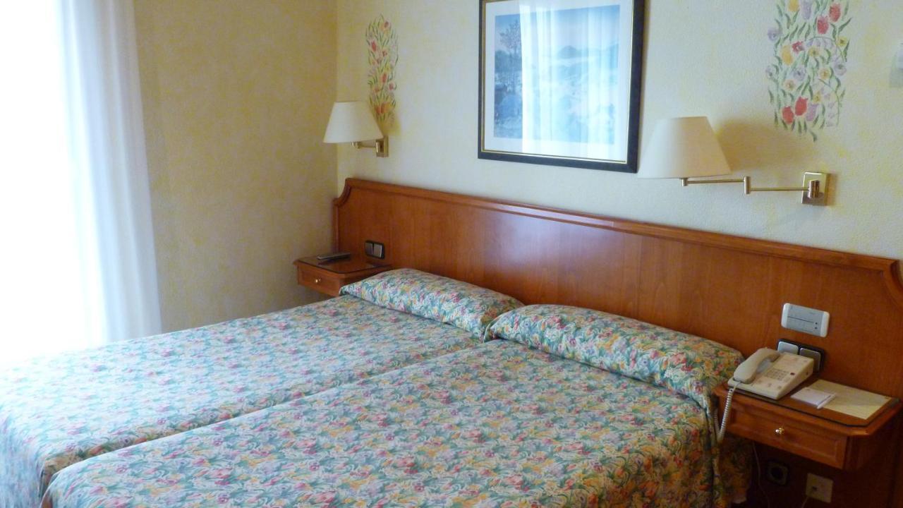 Regencia Colon Otel Barselona Oda fotoğraf